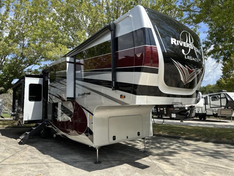 RiverStone Fifth Wheel Review